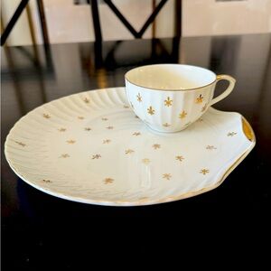 LEFTON 1801 Fleur de Lis Snack Plate & Cup Scalloped Shell Gold Trim. Set avail.